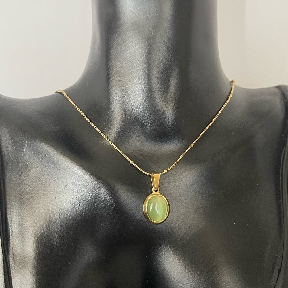 Stainless steel cats eye green necklace